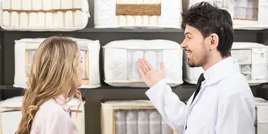 Hoe kies je de perfecte matras voor jouw slaaphouding?